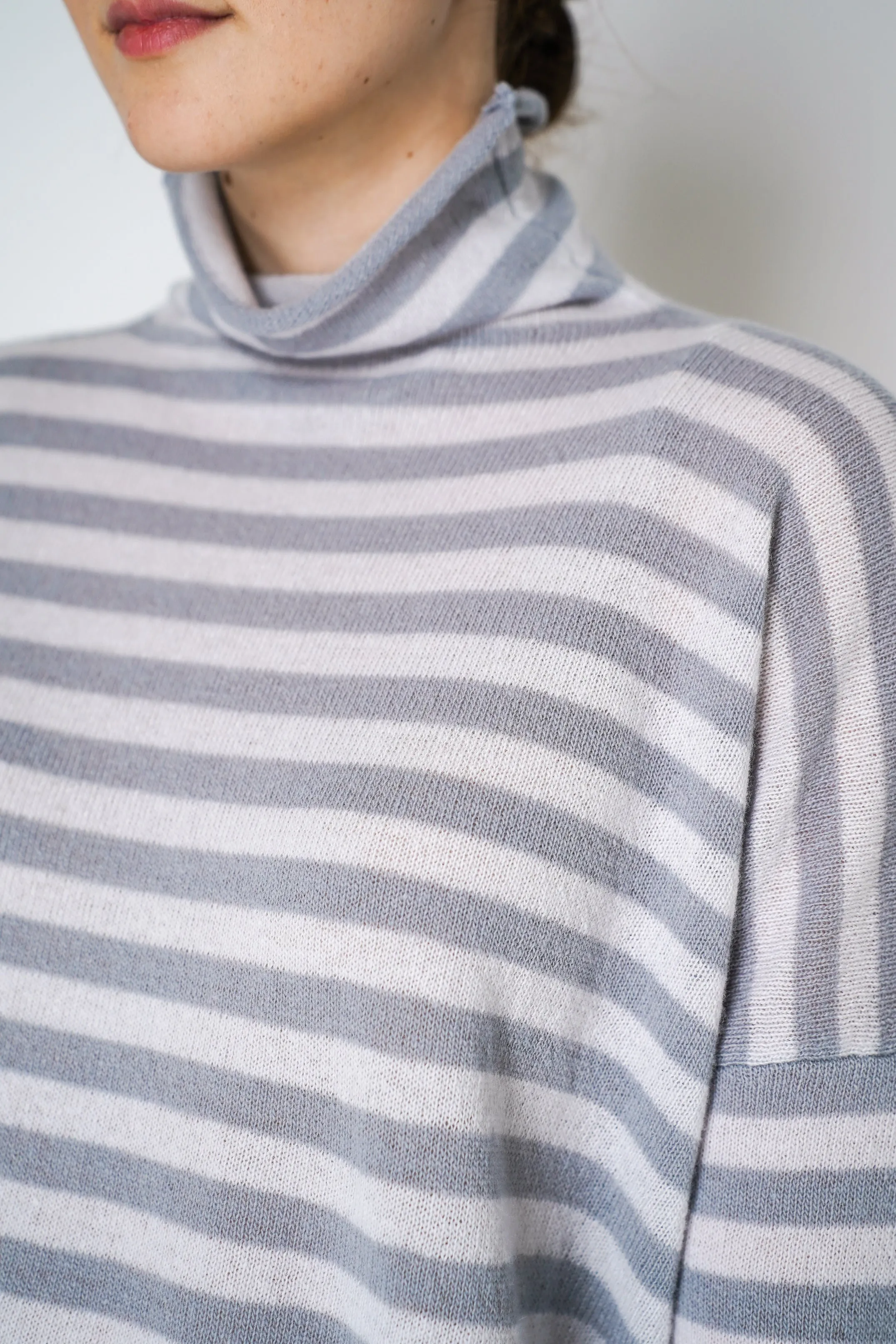 Base Milano Merino Wool Knitted Stripe Turtleneck Sweater in Grey and White